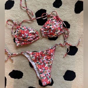 Floral tie bikini